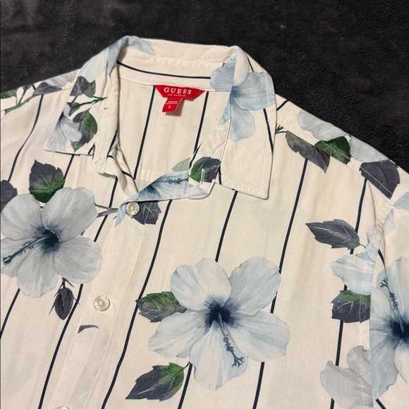 Guess Floral Print Button-Up Shirt - S - Picture 2 of 2